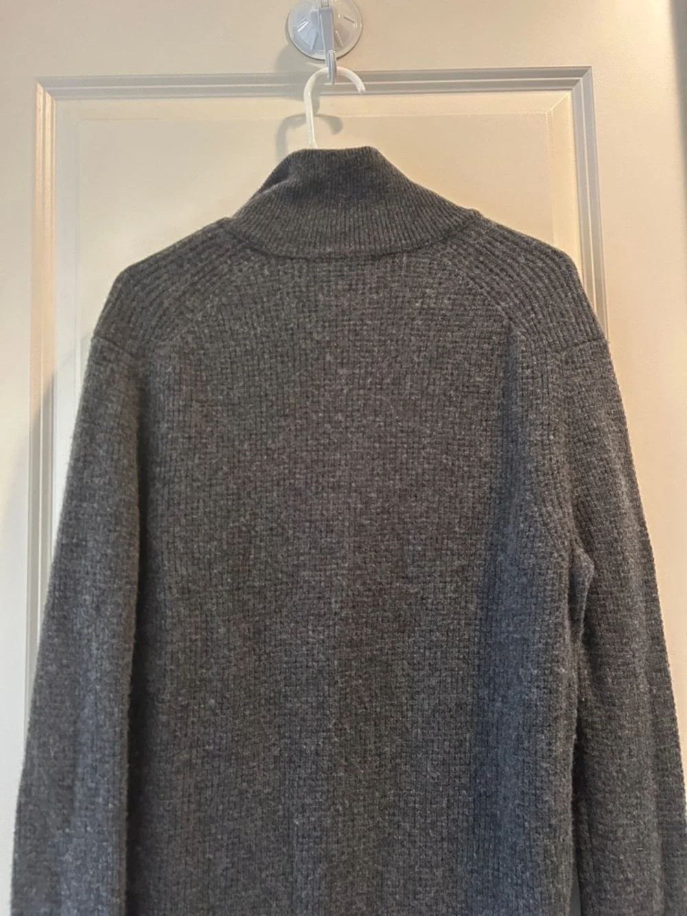 Banana Republic Merino Extra Fine Wool Ribbed sweater Zip Neck w/leather trim  L